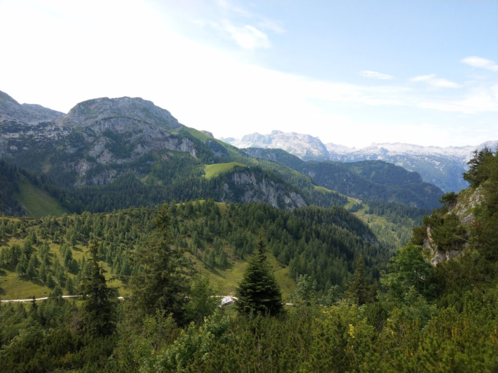 Erlebt atemberaubende Aussichten auf einer Wanderung durchs Königsbachtal im Berchtesgadener Land.